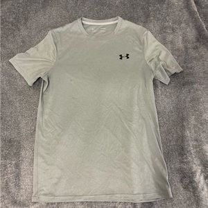 Under armor gray tee shirt size S